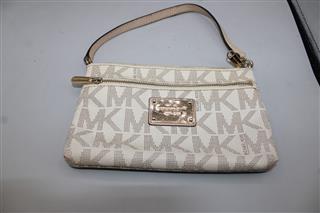 MICHAEL KORS LARGE WRISTLET